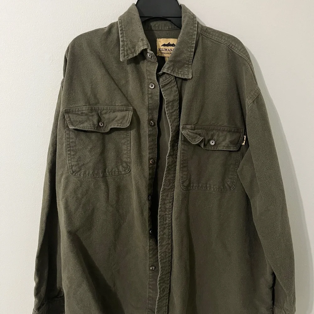 Button down - Picture 1 of 2